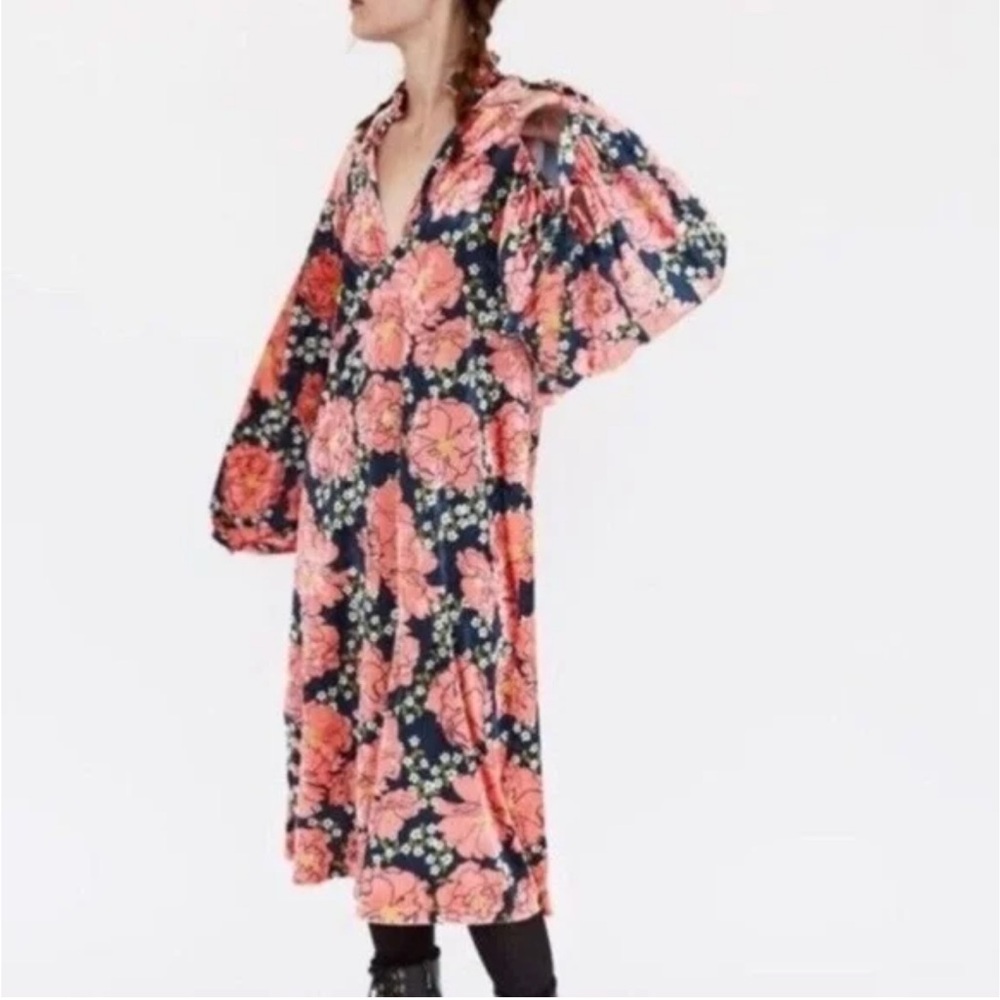 Zara Floral Long Sleeve Dress in Pink and Black Velvet Balloon Sleeves - Picture 2 of 5